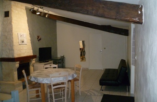 Villefagnan House | Rental country house not overlooked with private enclosed garden parking