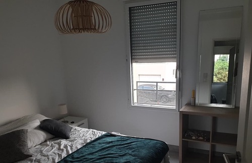 Peyrolles-en-Provence House | rental detached house