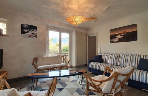 Chaparon House | Rental for 12 people on the shores of Lake Annecy, opposite the beach