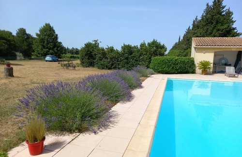 Carpentras Apartment | Rental for 2p in quiet wooded park with swimming pool, possibility for 4p