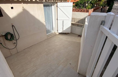 Molini Condo | Rental in small condominium by the sea Agosta plage
