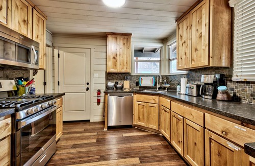Lakeside Park House | Rental in the Heart of S Lake Tahoe — Walk to Gondola, Casinos, Beach & Dining