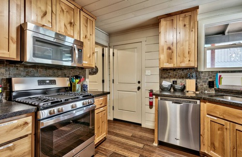 Lakeside Park House | Rental in the Heart of S Lake Tahoe — Walk to Gondola, Casinos, Beach & Dining