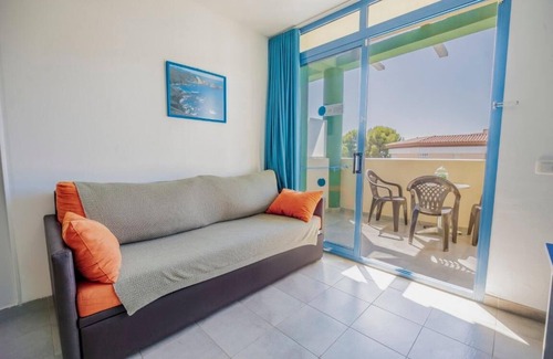 Vilafortuny Apartment | Rentalmar Costa Verde: One bedroom Apartments on the second line of the sea