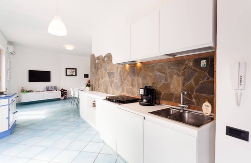 Priora Villa | Rentals in Italy - Villa Angel with pool, sea view and private car park