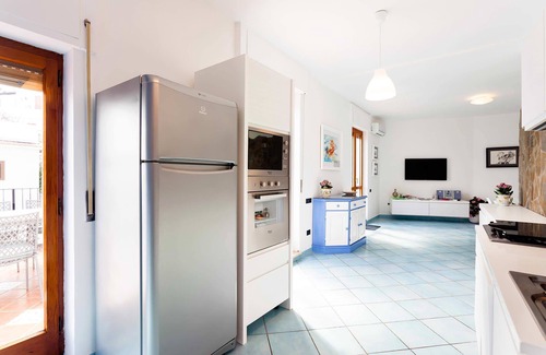 Priora Villa | Rentals in Italy - Villa Angel with pool, sea view and private car park