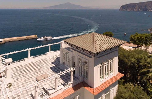 Sorrento City Centre Villa | Rentals in Italy - Villa Correale immersed in the gardens with sea view