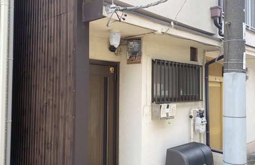 Ibaraki House | Renting an entire 2-story house! 12 minutes walk from the nearest station. Excellent access to Osaka and Kyoto/Kobe. Excellent shopping facilities nearby. Accommodates up to 6 people. For long-term stays!