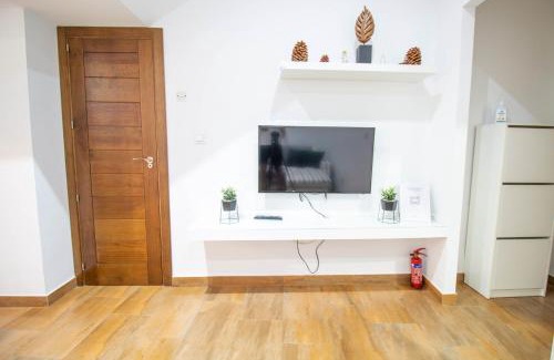 Playa Granada Apartment | RentitSpain Confortable Apartamento con Patio en Motril