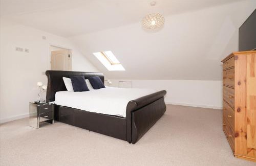 Chesterfield House | RentMySpaHomeDOTcoDOTuk