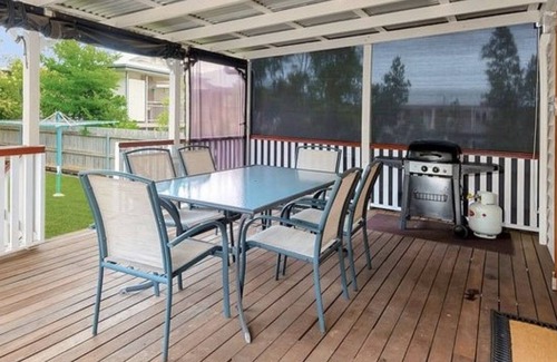 South Toowoomba House | “Renwick”an Entertainers Delight🥂+ stroll to the city. FREE WIFI and parking.