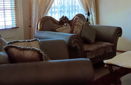 King William's Town House | Repose offer cozy,quite space suitable for business , family, retreats getaways!