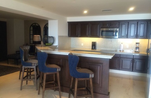 Marina Condo | Request a year in advance and I can book a week for you!