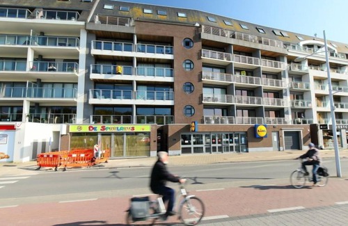 Bredene Apartment | Res. Albatros 301 by Interhome