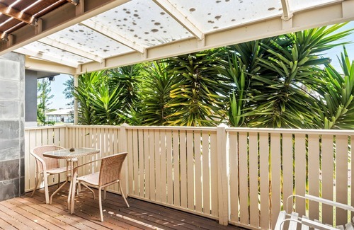Portarlington House | Resarf Retreat - Relaxed atmosphere and modern amenities.