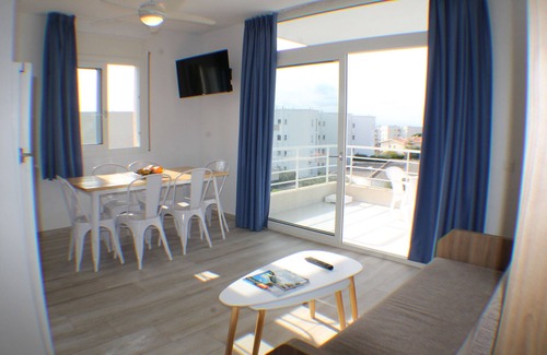 Roses Town Center Resort | Rescator Resort 102 - Two Bedroom Resort, Sleeps 6