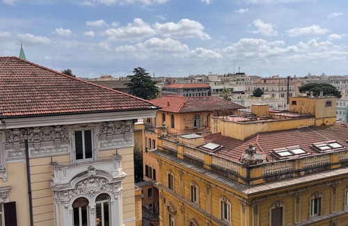 Rione XVIII Castro Pretorio Apartment | Reserva Home Veneto. sweet home in the heart of the dolce vita!