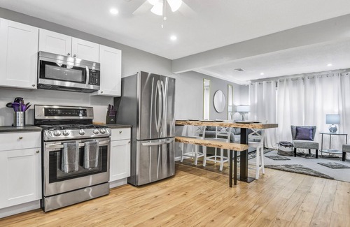 Kansas City House | 💎Reserved Parking💎Smart TVs💎W/D💎10min➡️Plaza💎