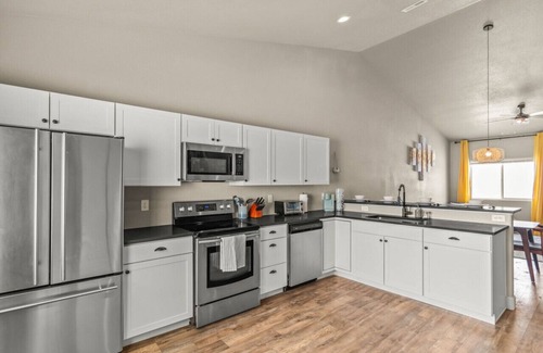 Pueblo West House | Reservoir Retreat: Family Friendly Vacation Spot