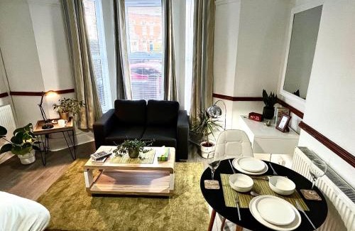 Edgbaston Apartment | Reservoir Retreat