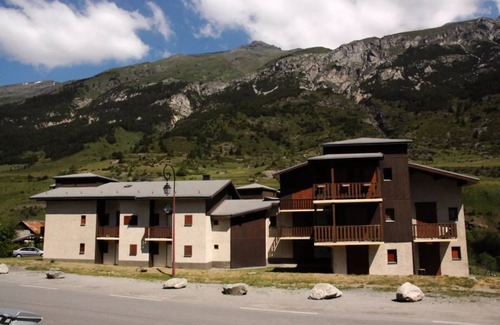 Lanslevillard Apartment | Residence Chevallier - 3 Rooms for 6 People