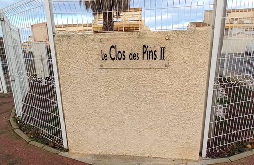Marseillan Plage Apartment | Residence Clos Des Pins Ii (d - In residence with swimming pool, spacious studio cabin air conditioned