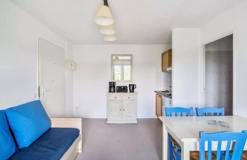 Carnoux-en-Provence Apartment | Residence Debussy - maeva Home - 2-Room Apartment 4 People - Budget