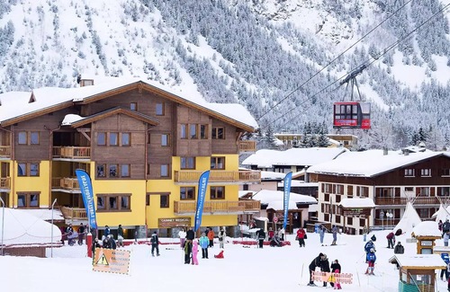 Pralognan-la-Vanoise Apartment | Residence Les Jardins de la Vanoise * - 3 Rooms Mountain Corner or 4 Rooms 9 People