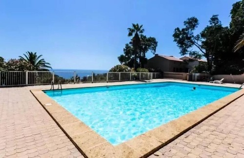 Rayol-Canadel-sur-Mer Apartment | Residence Le Paradou - T2 MEZZANINE 4 beds in Rayol-Canadel