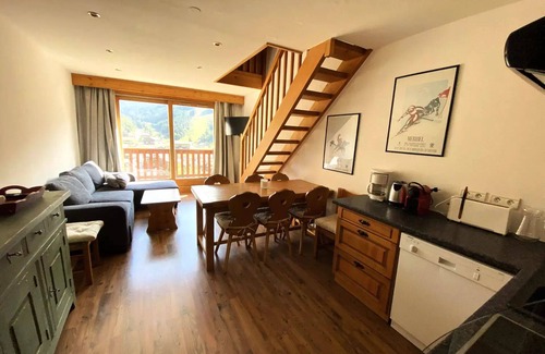 Meribel Centre Apartment | Residence L'ermitage - 3-room apartment mezzanine for 6 people located in Méribel center close to shops and ski slopes