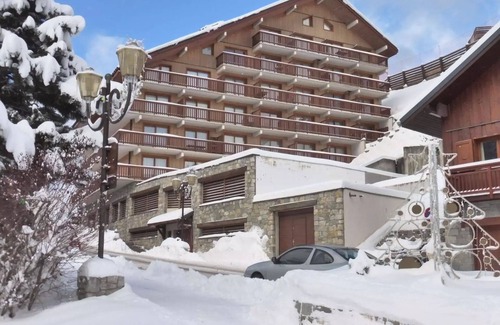 Meribel Centre Apartment | Residence L'ermitage - 3-room apartment mezzanine for 6 people located in Méribel center close to shops and ski slopes