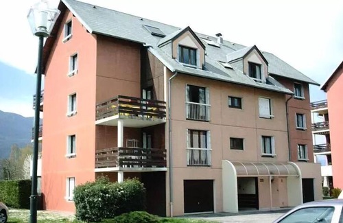 Aix-les-Bains Apartment | Residence La Baie De Memard - Ideally located on the banks of Lake Aix les Bains!