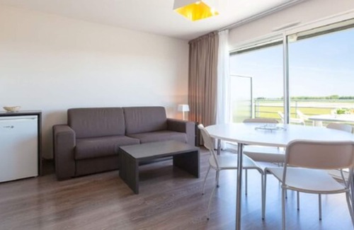 Roz-sur-Couesnon House | Residence Le Domaine du Mont - Vacancéole