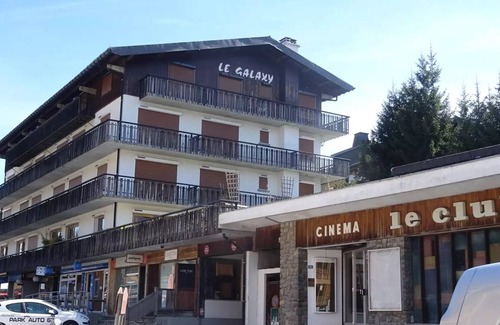 Las Illas Apartment | Residence Le Galaxy - C4 - TWO PARTS - 4 PERSONS - CENTRE RIGHT - WIFI - DRAPS AND SERVIETTS INCLUDED - BUANDERY - TRADE AT 100 M
