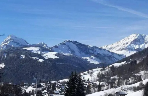 Flumet Apartment | Residence Le Schuss 1 - Apartment at the foot of the slopes with terrace view Mont-Charvin