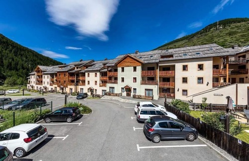 Abries Apartment | Residence Les Balcons du Viso - 2 room apartment 4/6 people Coin Montagne