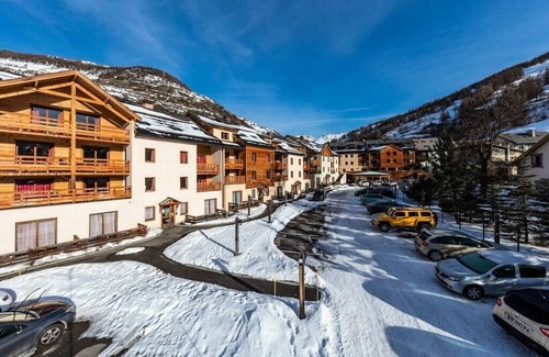Abries Apartment | Residence Les Balcons du Viso - 2 room apartment 4/6 people Coin Montagne