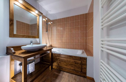 Abries Apartment | Residence Les Balcons du Viso - 4-room Duplex apartment 8/10 people Mountain Corner