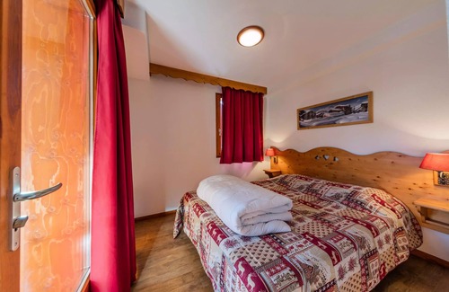 Abries Apartment | Residence Les Balcons du Viso - 4-room Duplex apartment 8/10 people Mountain Corner