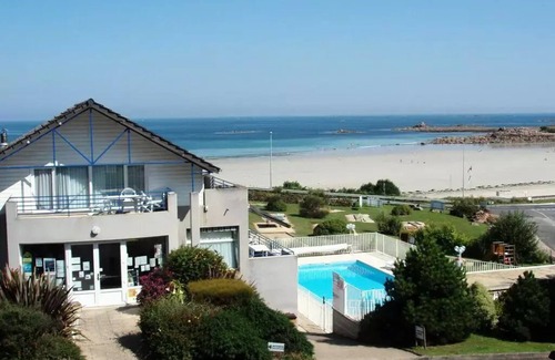 Trevou-Treguignec Apartment | Residence Les Terrasses de la Plage - Apartment Duplex Sea View 6/7 People