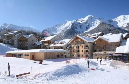 Les Orres Apartment | Residence Les Terrasses du Soleil d'Or - 3 room Duplex 6 people