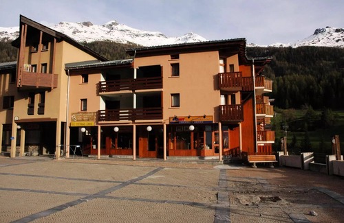 Lanslevillard Apartment | Residence Near Du Bois - Studio for 3 People