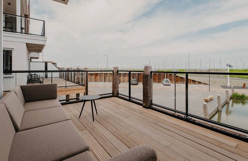 Colijnsplaat Apartment | Residence Oude Haven appartement 19 Colijnsplaat - With Balcony!