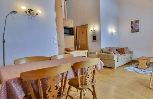 Le Chinaillon Apartment | Residence Refuge Des Outalays C - Refuge C6, Apartment on slopes, 4 people, 2 bedrooms, sunny balcony, magnificent views, quiet area.