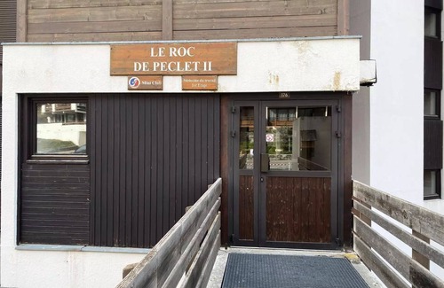 Val-Thorens Apartment | Residence Roc De Peclet 2 - VAL THORENS location: Warm studio with cabin in a quiet area