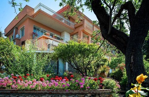 Taormina Apartment | Residence Schuler Apartment "The Penthouse" with sea and Mount Etna view