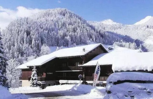 Areches Apartment | Residence Val Blanc 1 - Apartment 4 to 6 people in the heart of village, prox. lifts