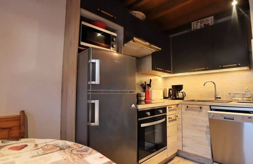 Areches Apartment | Residence Val Blanc 1 - Apartment 4 to 5 people center village, close to shops and slopes