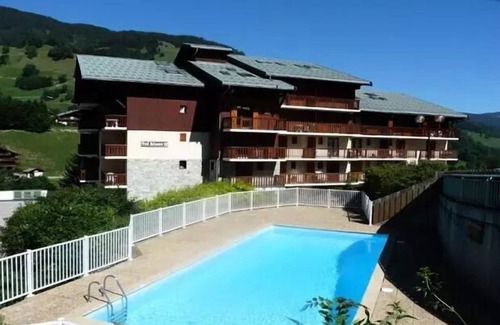 Areches Apartment | Residence Val Blanc 1 - Apartment 4 to 5 people center village, close to shops and slopes