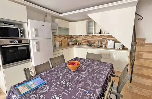 Guerrevieille Villa | Residence Vieux Hameau De Guerrevieille - House T3 - 4/5 people - Sea view - Air conditioning - Wifi - Near beach - Grimaud